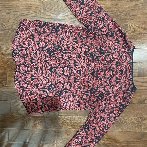 woman's blouse - Picture 3 of 4